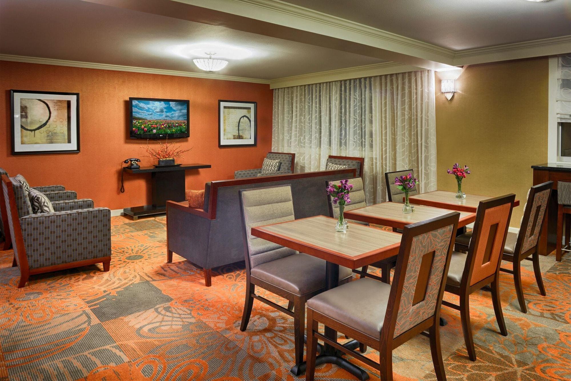 Hotel Doubletree By Hilton Norwalk Exteriér fotografie