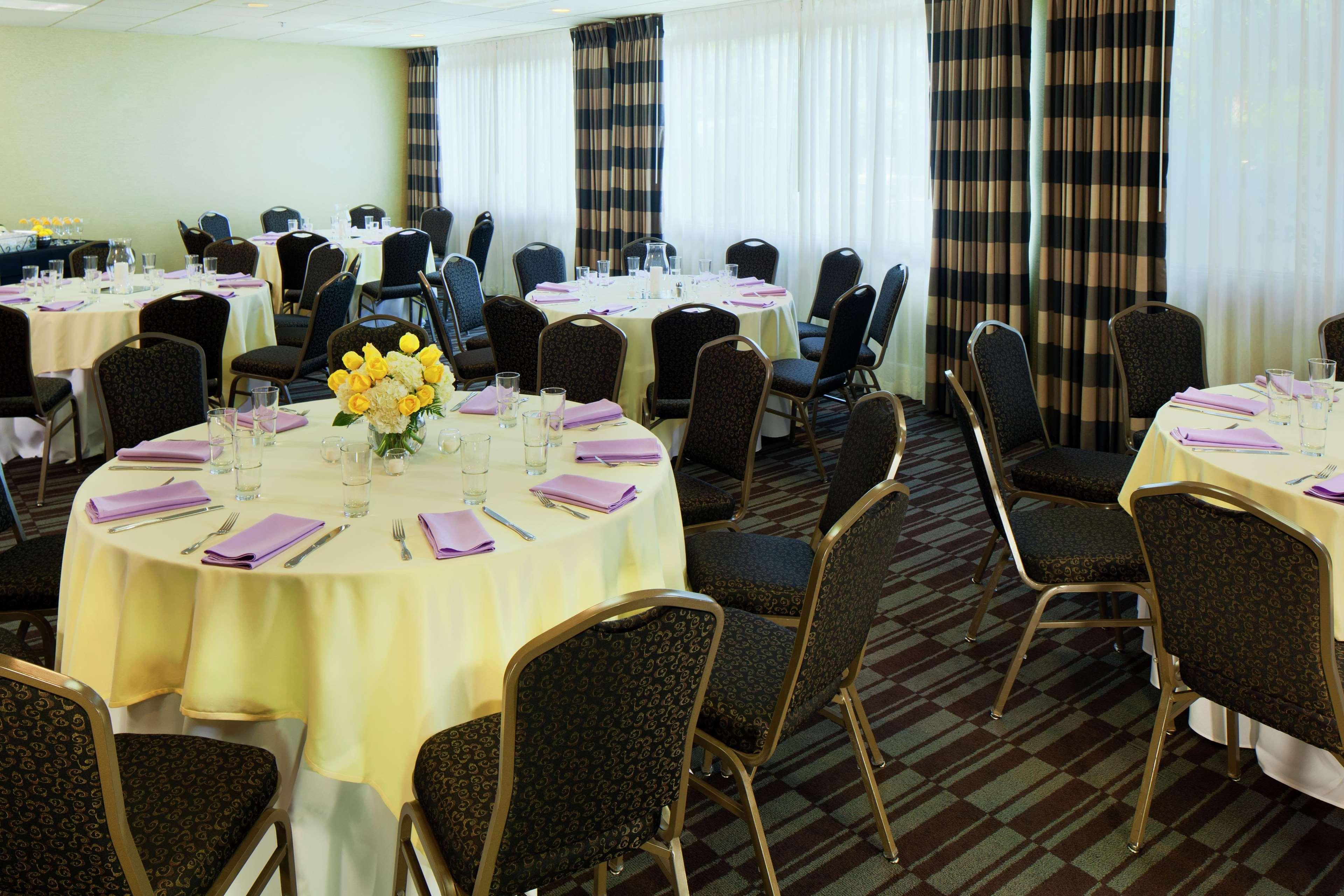 Hotel Doubletree By Hilton Norwalk Restaurace fotografie