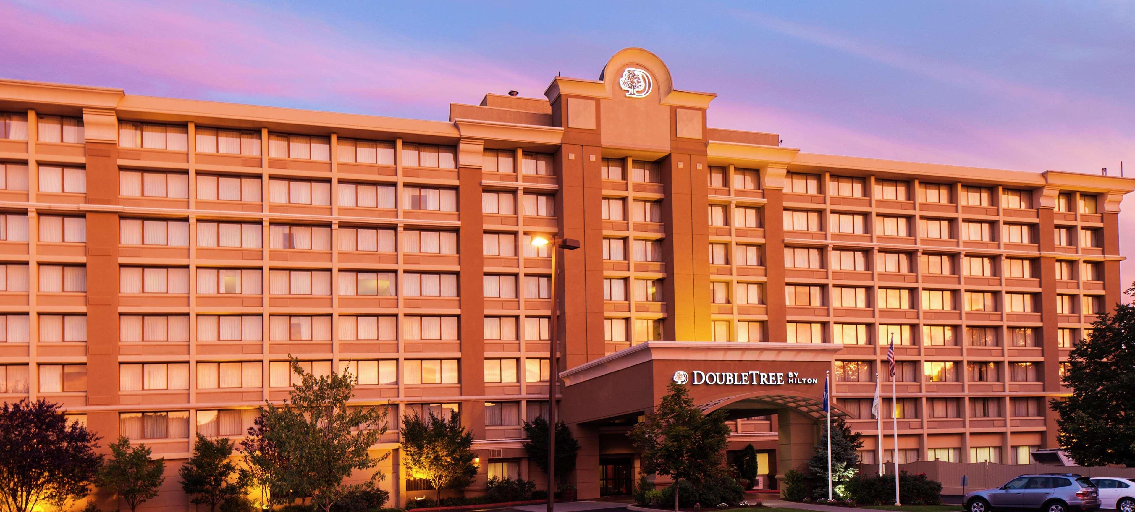 Hotel Doubletree By Hilton Norwalk Exteriér fotografie