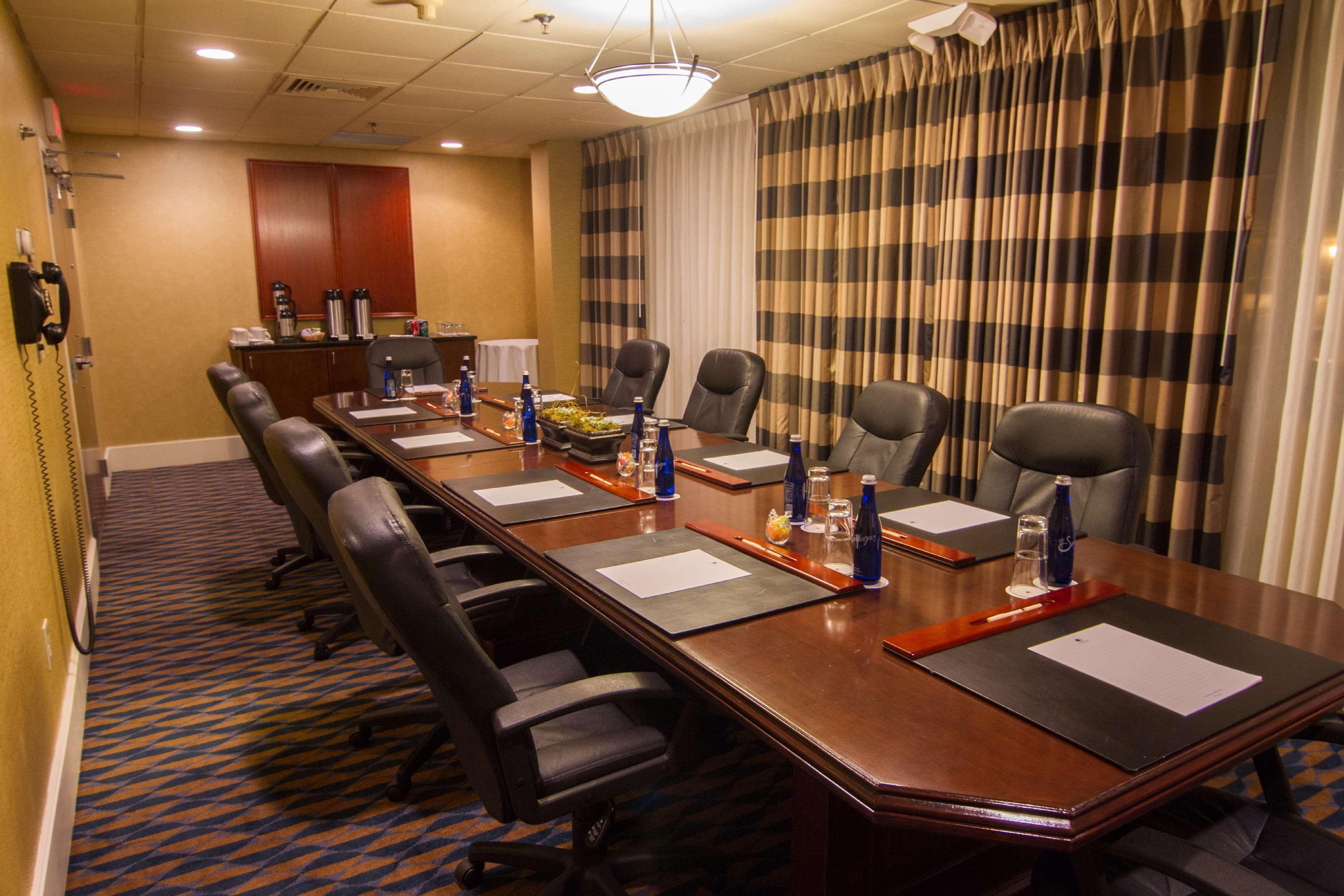 Hotel Doubletree By Hilton Norwalk Exteriér fotografie