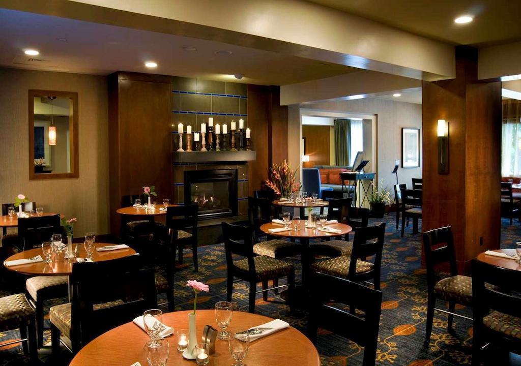 Hotel Doubletree By Hilton Norwalk Restaurace fotografie